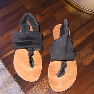 Dirty Laundry Black Knot Toe Slide Sandals with Tan Footbed